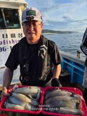 강구 인스타피싱 ~ 집나간 무늬오징어가 돌아왔습니다.. 오늘토요일,일요일 모두 예약가능합니다  사진