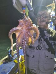 9.26 도시어부호 야간 문어 마무리 조황~~군산문어 살아나오 있네요